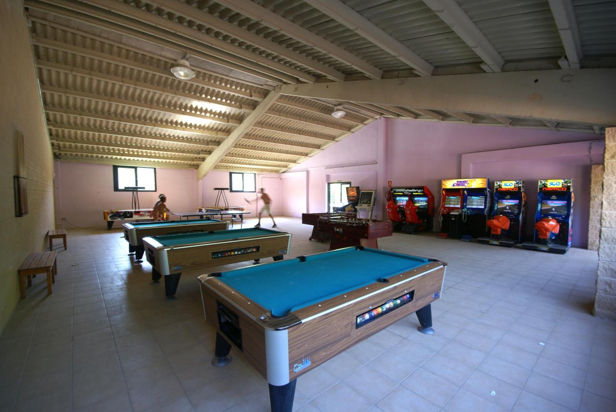Camping Bassegoda Park Hotel Albanya Exterior photo